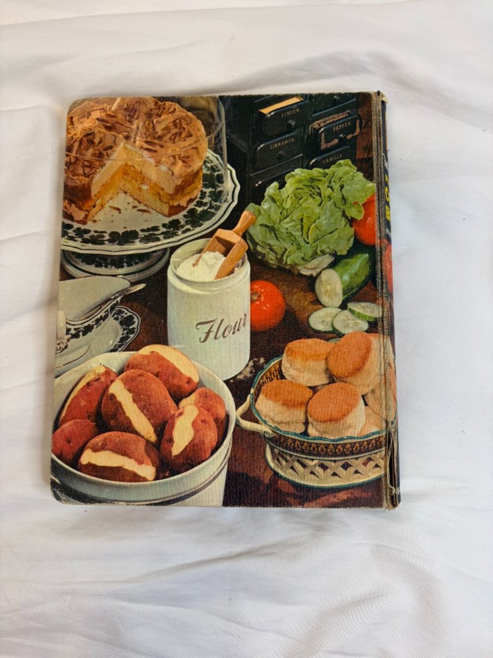 Betty Crocker's Picture Cook Book Vintage Second Edition (Revised and Enlarged) - Picture 9 of 10